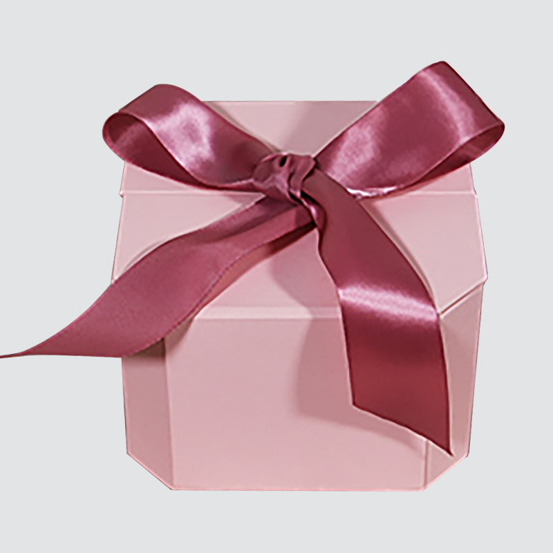 분홍색 달콤한 Bowknot 선물 상자 모양의 플랩 캔들 컵 초콜릿 절묘한 선물 상자
